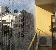 Swimming pool safety net installation for child and pet protection